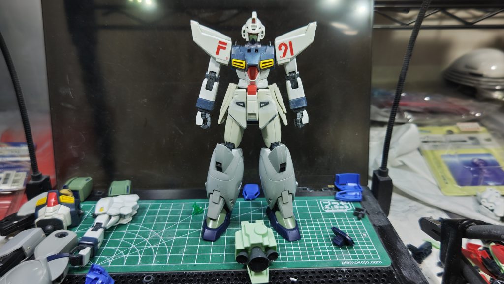 最初の組み上げ コレだけでも膨大なパーツ…