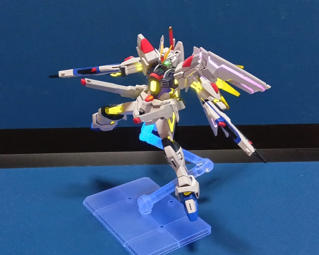 MMI-M16XE5 フォランスアスタ レール砲劇中ではシヴァとカルラとの戦闘によく使っていました。特に伸縮ギミックは無し。