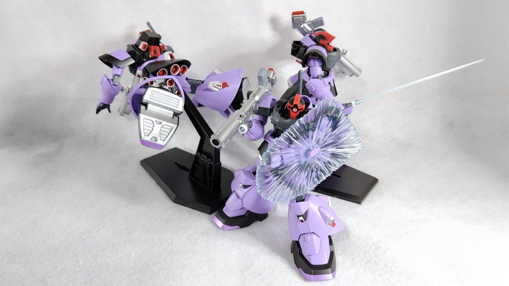 製作面では、塗装は部分塗装ですが特にはバーニアのシルバーとレットの塗り分けで個数が多いですが頑張りました。シルバーは水性スーパーファインシルバー、レッドはエナメルです。塗装はみ出しの修正が簡単できれいに仕上がります。(サーベルはピンクがオリジナルなので、今後塗装します)