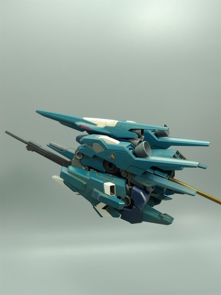 これは完全変形は無理っぽいですね。