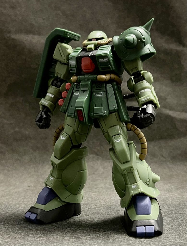 同じく、某100均で入手したモデラーズステッカーを適当に貼り付けてディテールアップしてみました。