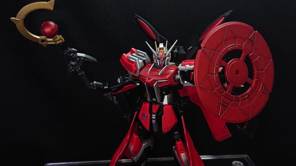 No.17:ウィザードストライクhttps://gumpla.jp/hg/123993030MMの魔法武装が手に入ったことをきっかけに制作したストライクで、モチーフは「仮面ライダーウィザード」ですウィザードらしいポイントとしてはサイドスカートのマントですねフェニーチェリナーシタのビームマントを使って表現してみたのですが、今思うと表と裏で色を変えればもっとウィザードらしかったかなと反省しています水星コンの期間中だったこともあり、マントっぽく見えればいいなと考えてベギルベウのバックパックを装備させていますストライク改造で初めてデカールを使用した機体になります本当にここに貼っていいのかと迷いながら貼ったのを覚えていますw