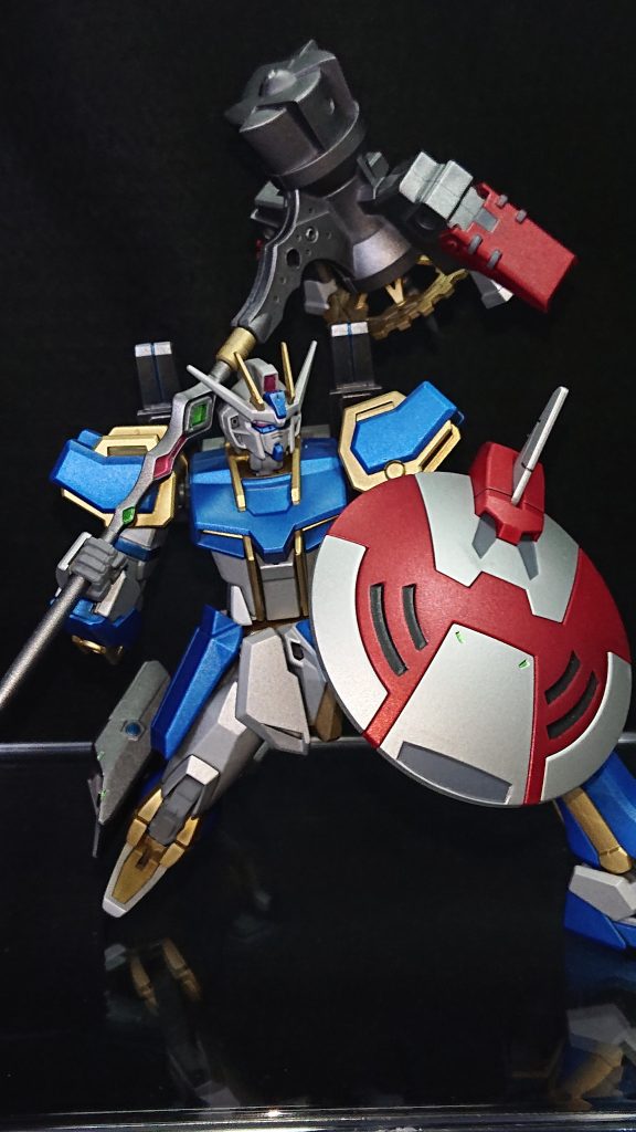 No.13:ラケーテンストライクhttps://gumpla.jp/eg/1151241ストライクをメタリック系の色で塗装するシリーズ第2弾として作ったライトメタリックブルーのストライクですこのシリーズはビーム系の武装は持たせないで、実体のある物理系の武装でミキシングする縛りを設けていますwオリ武器企画にも参加しており、今回はハンマーでの参戦です!このハンマーはリリカルなのはA'sというアニメに登場するグラーフアイゼンのラケーテンフォルムをモチーフにしています30MMのカスタマイズウェポンズ(ファンタジー武装)のハンマーをベースにしているのですが、スパイク側が上手く再現できなかったので、推進機構をMSGのブースターを使用して自分なりにアレンジして表現してみました丸いシールドにしたのは、攻撃を受け流すことで相手のスキを作り攻撃のチャンスを作れればと考えてのことですオリ武器企画に参加したストライクの中では一番いいね数が伸びた機体になります