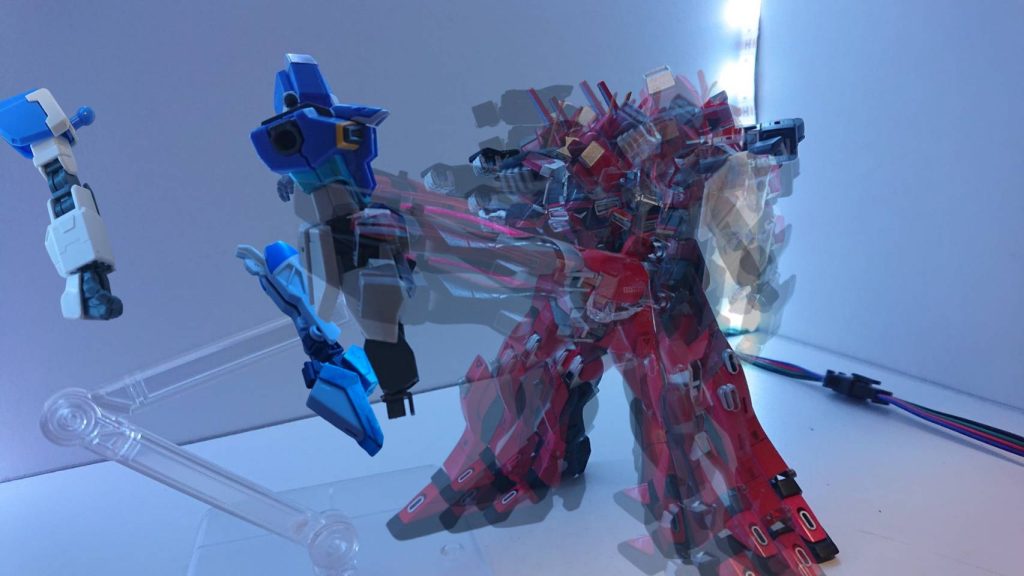 キャストオフすることで”クロックアップ”の発動が可能。高速移動することが可能になる。また移動に限らず行動全般や、パイロットの思考・感覚までもが加速される。クロックアップ中は自分以外の時間がほぼ止まっているのに等しい状態だ。…ここまで解説してきましたが7枚目と8枚目の解説は仮面ライダーカブトからの設定をほぼそのまま引用してます。まぁガンプラは自由だからいいよね!というわけで次回は未定でございます。お楽しみに~!