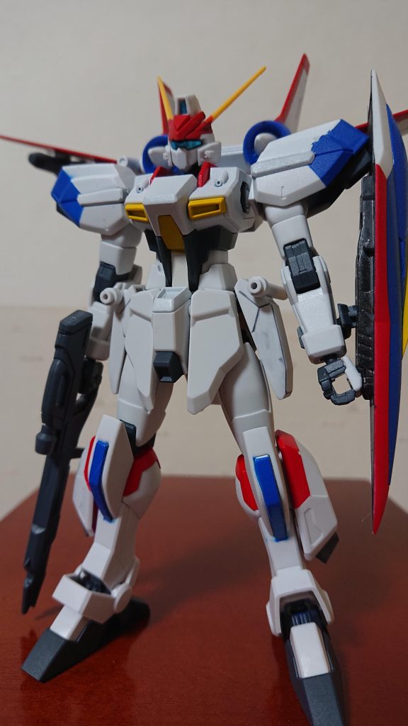 足のカラーはストライクダガーを参考にしました。