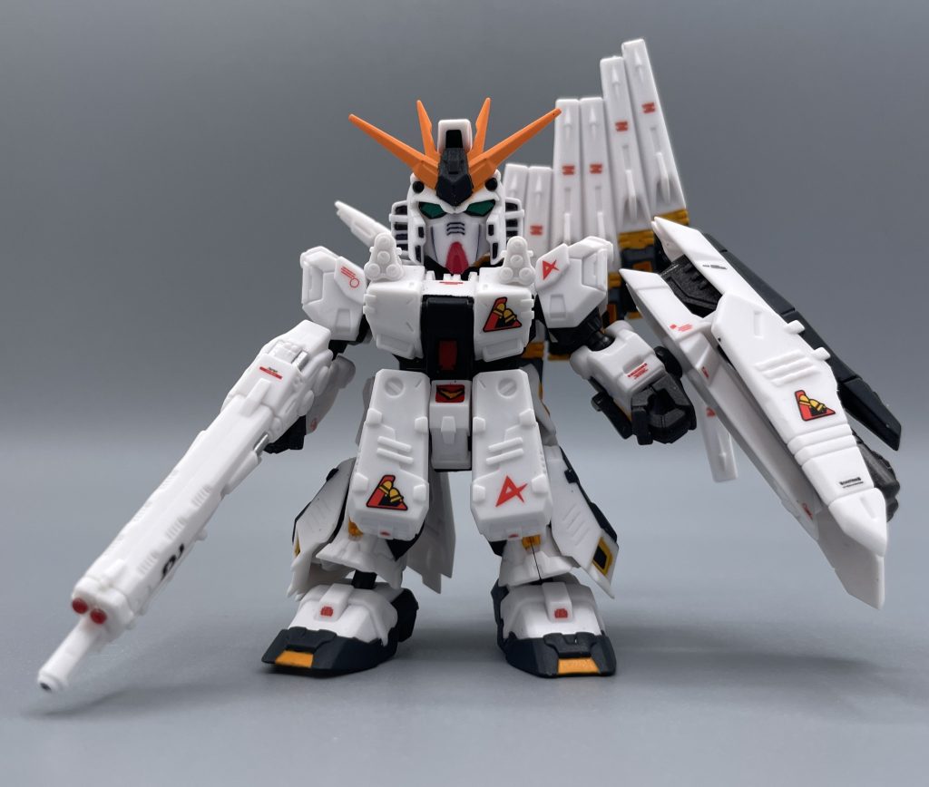 νガンダムHWS装備 HWSとは、逆シャアMSVに登場する装備で、ヘビー・ウェポン・システムの略称です。 パーツの分割が工夫されていて、未装備状態よりもやや可動範囲は狭まるものの、着膨れ感なく、カッコよくまとまっています。