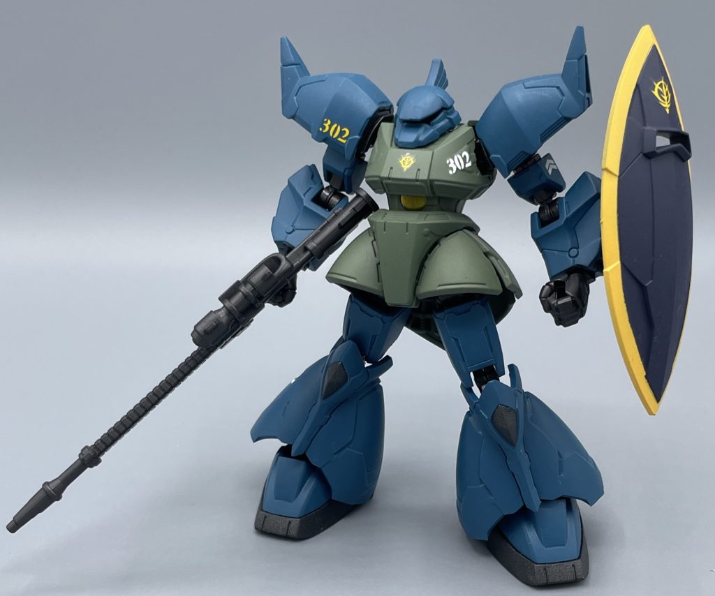 試作型ビームライフル　試作型なので、誰かの物って訳じゃないのですが、ガトー専用ゲルググの代名詞にもなっている装備です。銃身が長くてカッコいいですね。