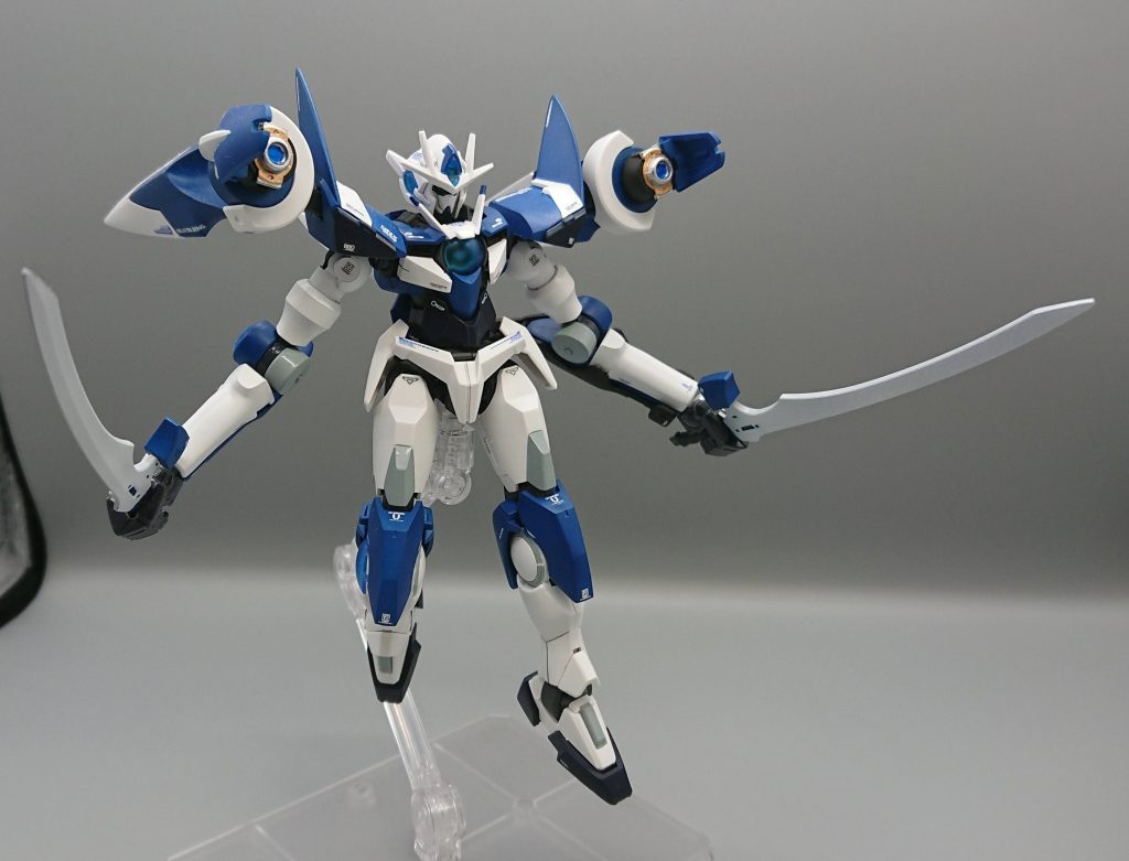 肩部バインダーにスサノオの肩部砲口をつけGNキャノンとしました。