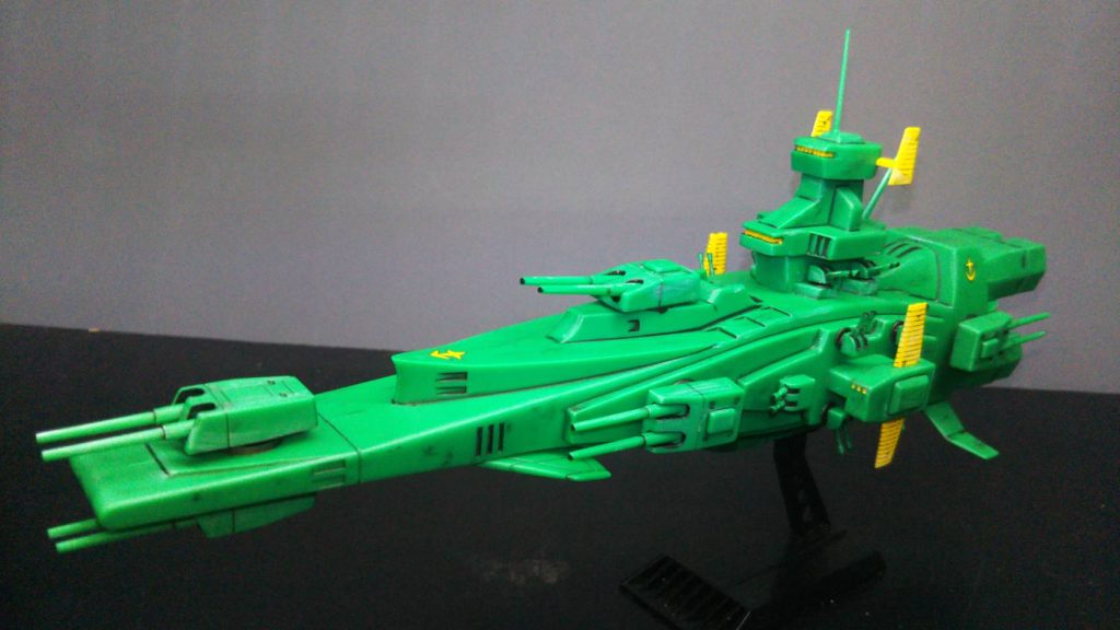 パーティングライン処理の為に、殆どの砲台は後付け出来る様に処理しました。地球連邦軍マークもデカールで表現。付属のジムとボールはまだ処理してませんw