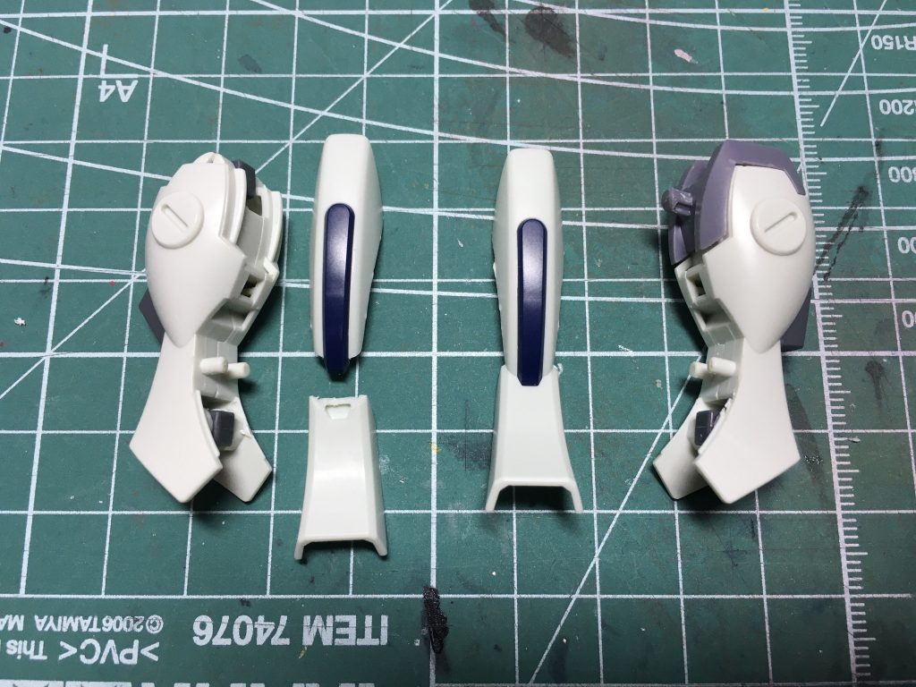スネは膝アーマーを別パーツ化し、合わせ目を消しました。