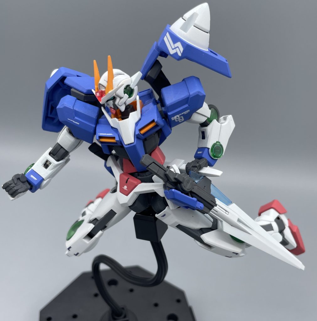 刹那・F・セイエイ、目標を駆逐する!! ビームサーベルを抜刀するシーンって、本当にカッコいいですよね。いくつになっても大好きです。