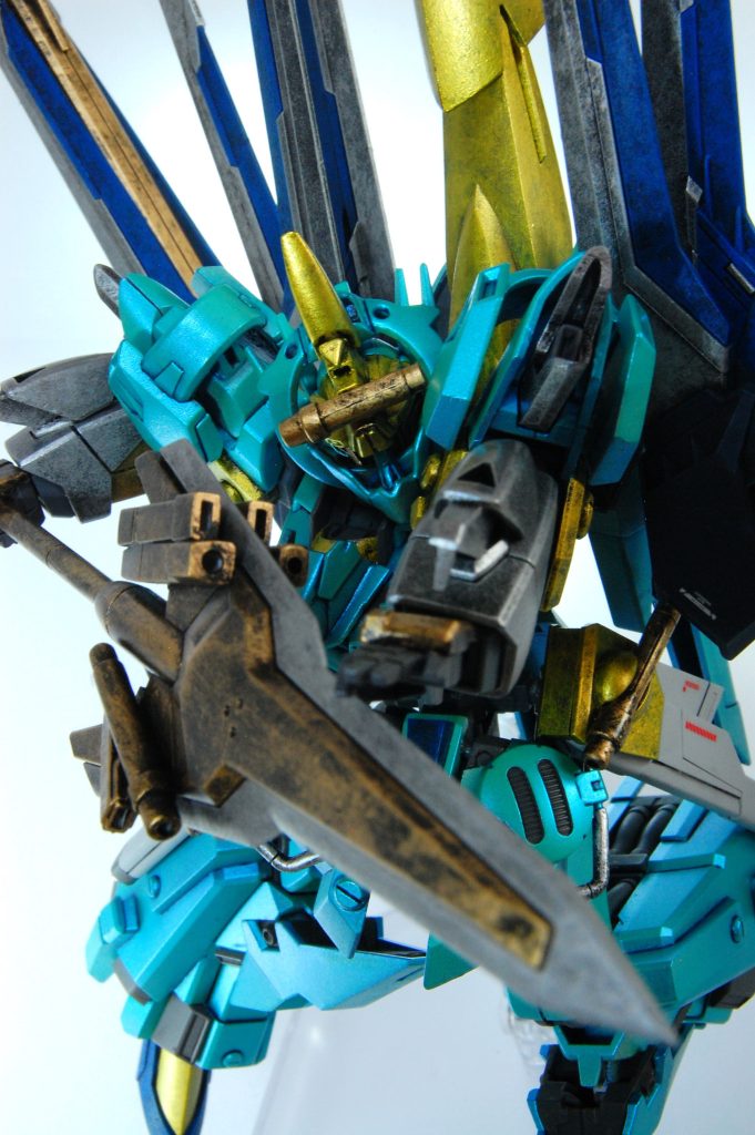 　キャラクター性を出すため、仏像などの手印っぽい表情付けをした平手も作りました。刃に指を添えるようなポーズにも使えそうな具合に調整しています。