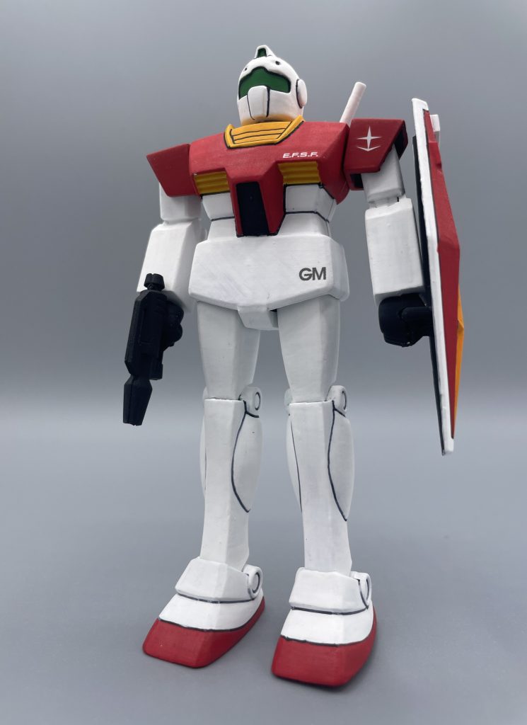 煽りポージング 大抵のガンプラは、煽りで撮ると迫力が増すものですが・・・