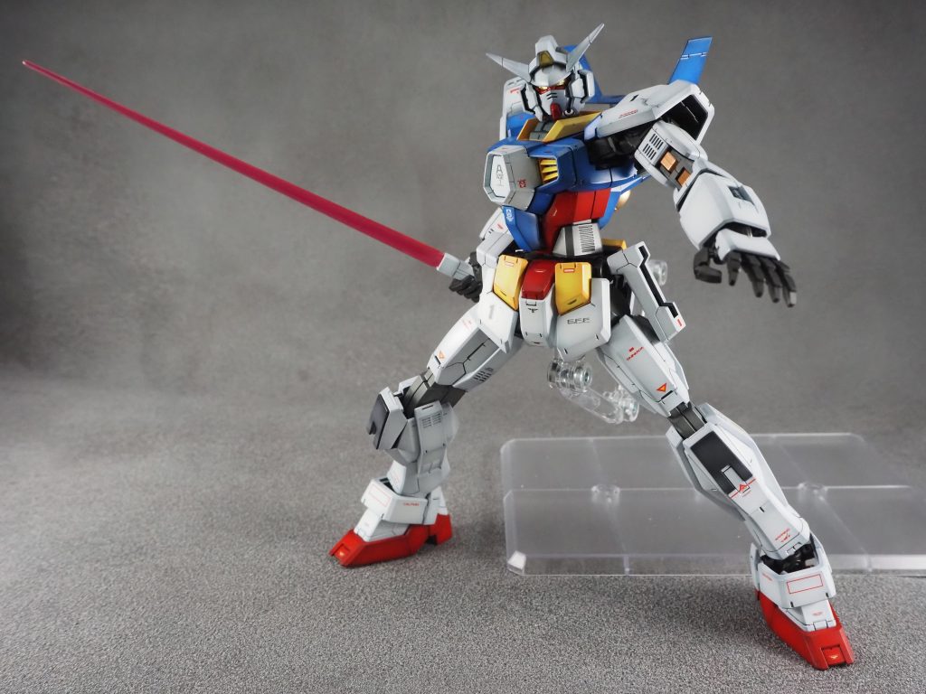 少し離れてみてもフェイス部分の変化は一目瞭然で、凶悪な印象になっていますね。