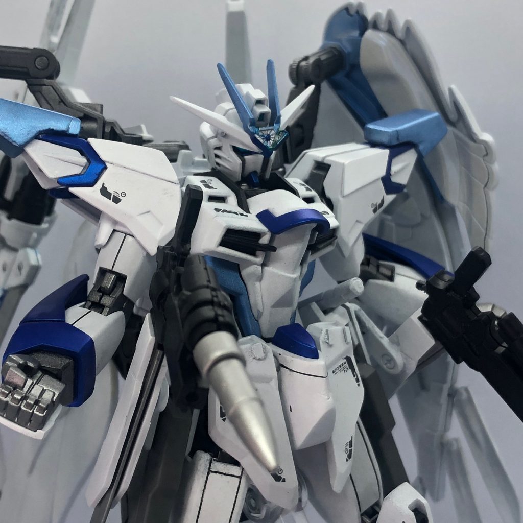 頭部はマイティストライクフリーダムのもののため、ディスラプターを使用可能!