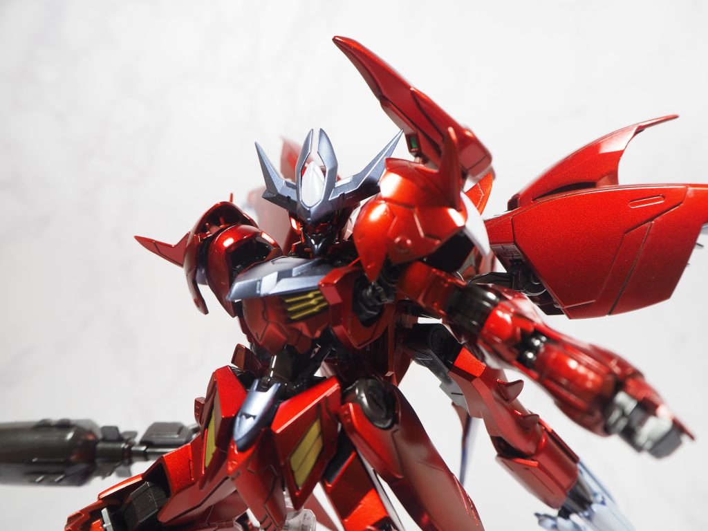 ボールジョイントで武器の重さに勝てず腕が上げられないのが少し難点ですが、良いキットでした。MGでバルバトスルプスかルプスレクス出してくれー。。