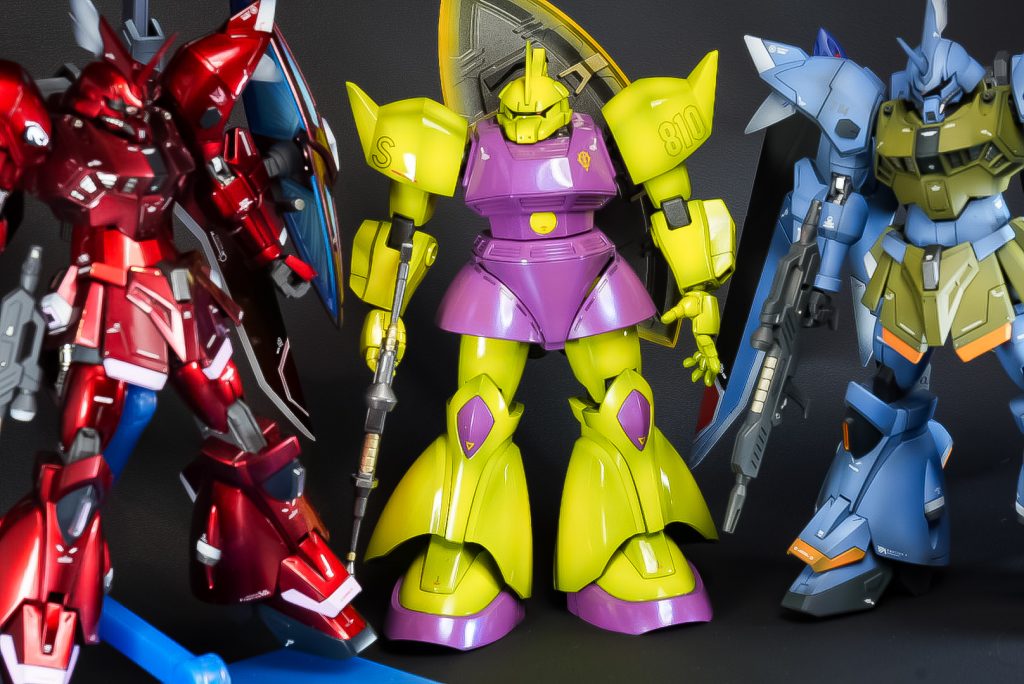 制作したいものを制作していたら3ヶ月連続でゲルググを塗装してました。しかも、赤、黄色、青…うん、信号機かな⁈そこも狙ってませんでした。