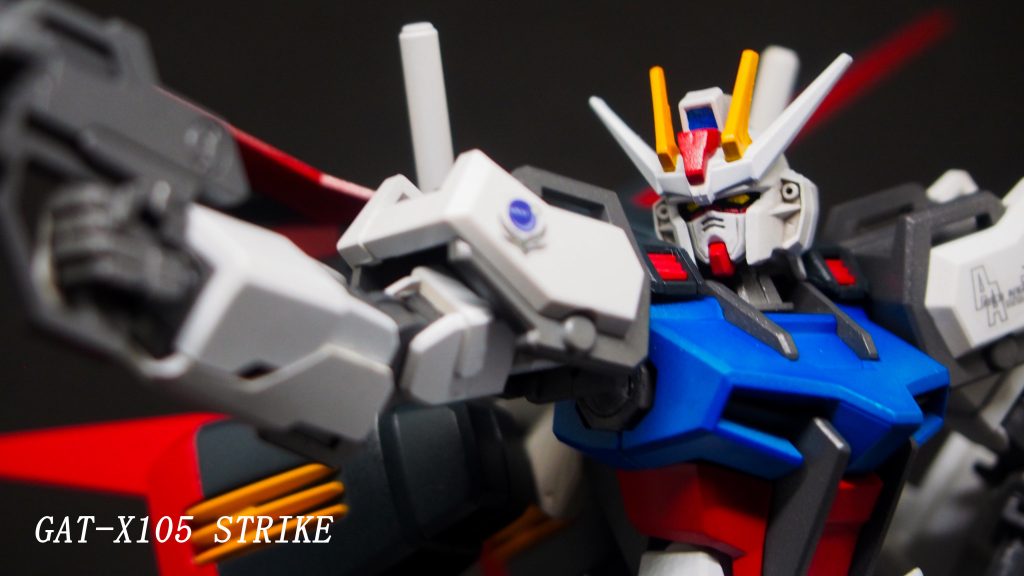 ビームライフルを構える姿もおなじみですね。