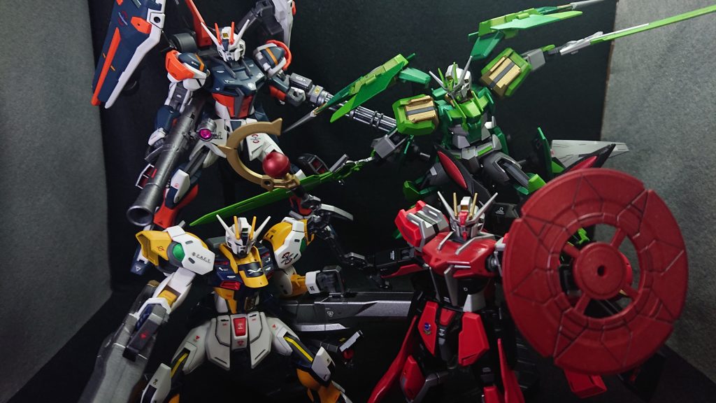 今回はNo.16~No.19までのストライクを紹介させていただきました水星キットとのミキシングはなかなかに難しかったですね💦特に脚部の接続方法の違いがネックで、製作当時は腕部、バックパック、武装、この3つしか選択肢が無かったですそんな中でも多くの人に見ていただけた要因の1つとして水転写式デカールの起用は大きかったと思っていますデカールに手を出し始めたばかりと言うこともありまだまだ粗さが目立ちますが、この時から始めてホントに良かったと思うばかりですw