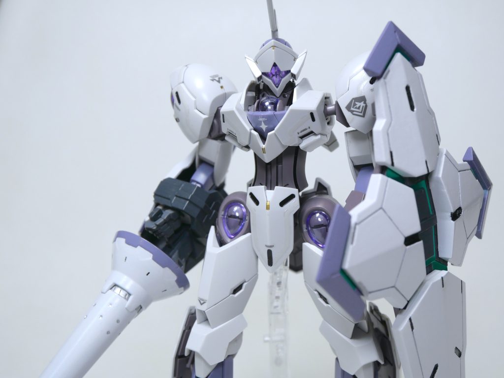 細身ですが筋肉質なプロポーションがとても良い。この子を契機に水星プラモを買い漁ることになってしまいました。