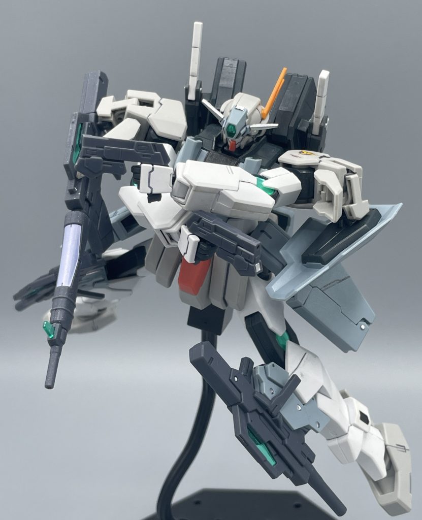 GNビームピストル　サーガの両腰のホルダーに収納されたビームピストルで、小型で取り回しが効くのが特徴です。デュナメスに装備されていたものと同等の武装です。