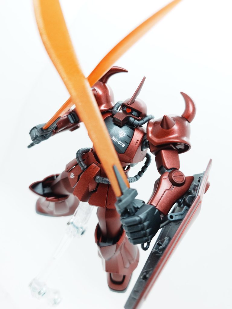 二刀流は交差させずにはいられませんでした(zaku-kao4)