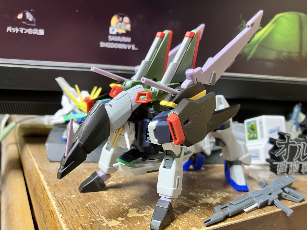 塗装前とか〜ってワケでインパルス・ガイアシルエットでした！明日が無かったステラがシンと明日を守るために再び登場した時にはモニターの前で号泣したもんです😭最高のifをありがとうスパロボスタッフ！！ 今回はルナマリアとの共闘やバランスを考えてスパロボに出てもいいようなデザインで仕上げました。デスティニーインパルスだとルナマリアのインパルスとバランス悪いし、ガイアインパルスだと人馬状態とステラがミスマッチ感😅あったので今回のバクゥタイプの可変は自分でも納得のいく形になったかと思います。 いや本当にSEED FREEDOMが最高過ぎてシン好きとしては百点満点の演出でした😆 ちなみに今回の投稿にあたってデジラマに挑戦してみたんですが、難しいのなんの😅デュートリオン照射シーンはまるいるかサン作です。凄過ぎてヤバかったです！改めてご協力ありがとうございました😊  それでは最初から長文でしたがここまでお付き合い頂き大感謝です。 ps.自分のシナリオにはステラ居るのでアグネスは出てきませんw