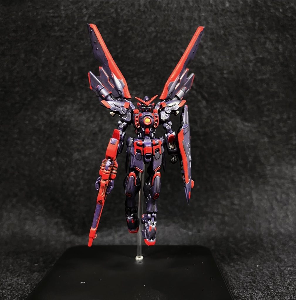 基本的には紫と赤の構成でMGか何かで限定で見たカラーリングを真似てみました！