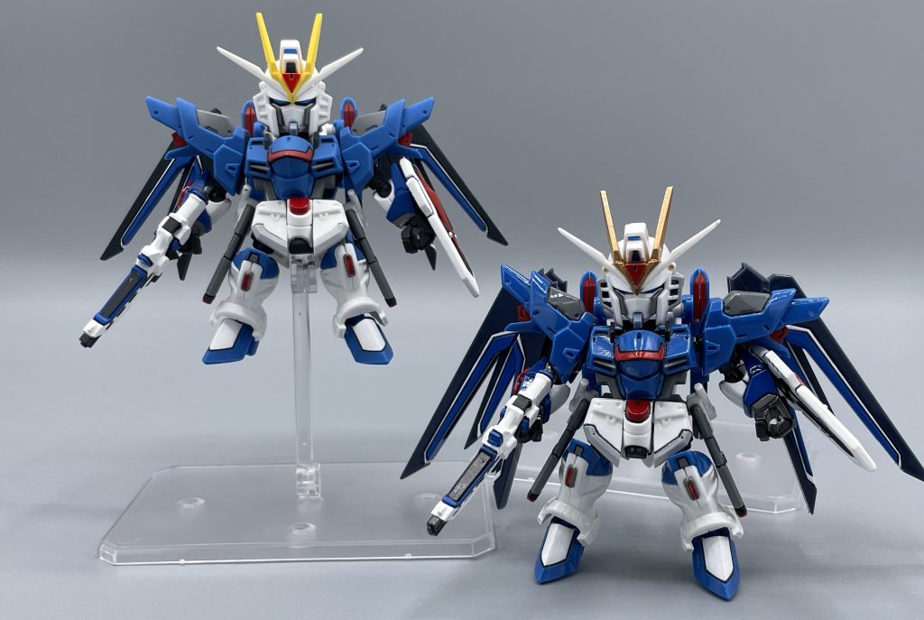 二機並べると、仕上がりの違いがよく分かります。個人的には、光沢の方がフリーダムガンダム感があって好きです。皆さんは、艶消しと光沢のどちらが好きですか?? このモビリティ―・ジョイントライフリは、造形はパキッとしててカッコ可愛く、とっても好きなキットなのですが・・・庇っても庇いきれない弱点も・・・。そこも含めて紹介していきます。