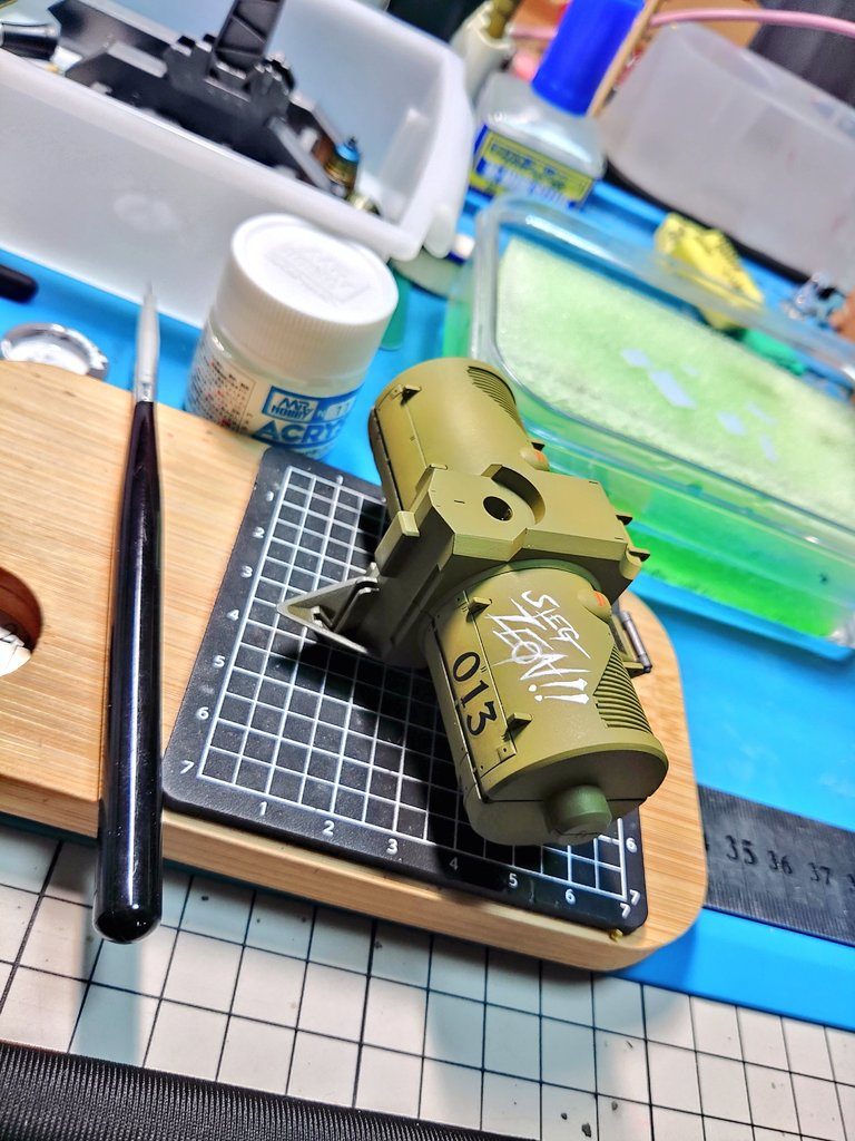 素敵なエピソード(親友と誓い合う系のヤツ)とか有りそうなジークジオンのペイントを施して…