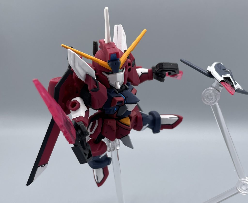 MMI-S2M5/X カルキトラビーム重斬脚 ジャスティス伝統の足ビームキック!! え? ビーム刃が見えない?流石にアンサンブルの刃はサイズが合わず、流用できませんでした。EXパーツに足ビーム刃付けて欲しかったなー。