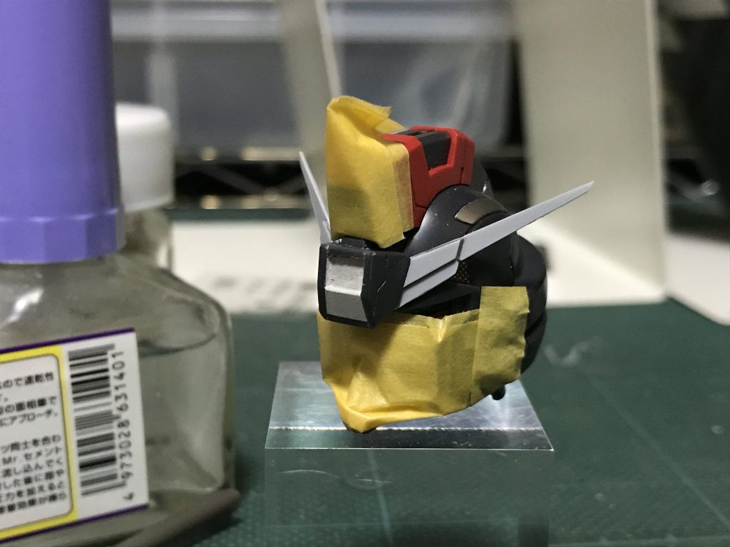 ツノはグレーのプラ板とランナータグ、パテを使って成形しました。もちろん無塗装ですw