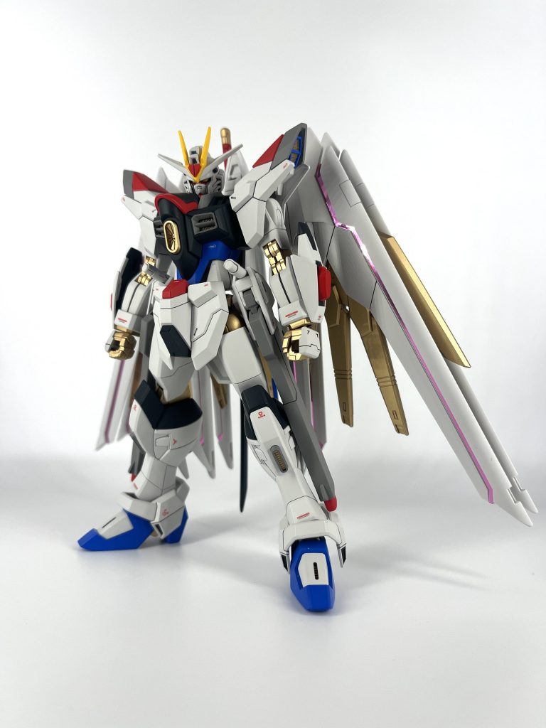 ライフルのカバーをマスキング中にポキッと折ってしまい心が砕けたのでライフルなしで完成としました。接着はしているので気が向いたら作ろうかと思います。