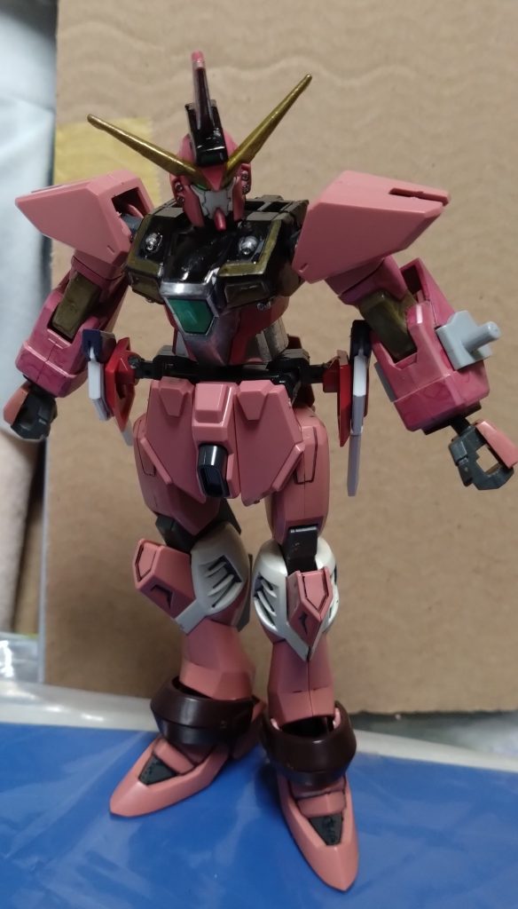 装備無しの姿。腹部はスペランツァのモノを。腰にイモータルのビームブーメランを装備。脚はジャスティスのモノを。本当はインフィニットのモノを使いたかったのですが、エネルギー消費を抑える為にジャスティスの脚にしました。 短いですが、ここまでです。こういうジャスティスもあるということを今回は伝えました。では、次回も宜しくお願いします。