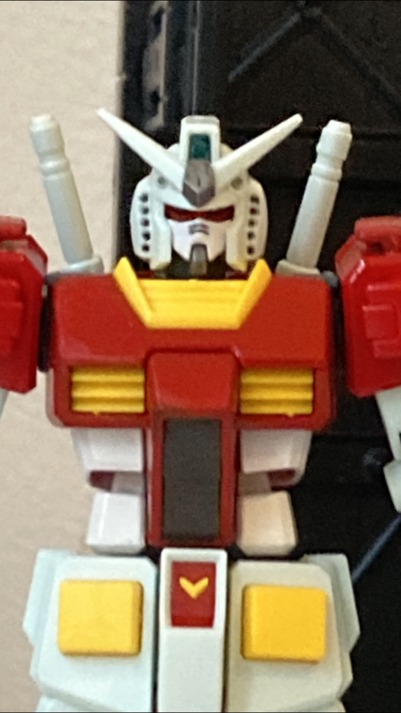 頭部バルカンデュアルアイやセンサーはメタルグリーン