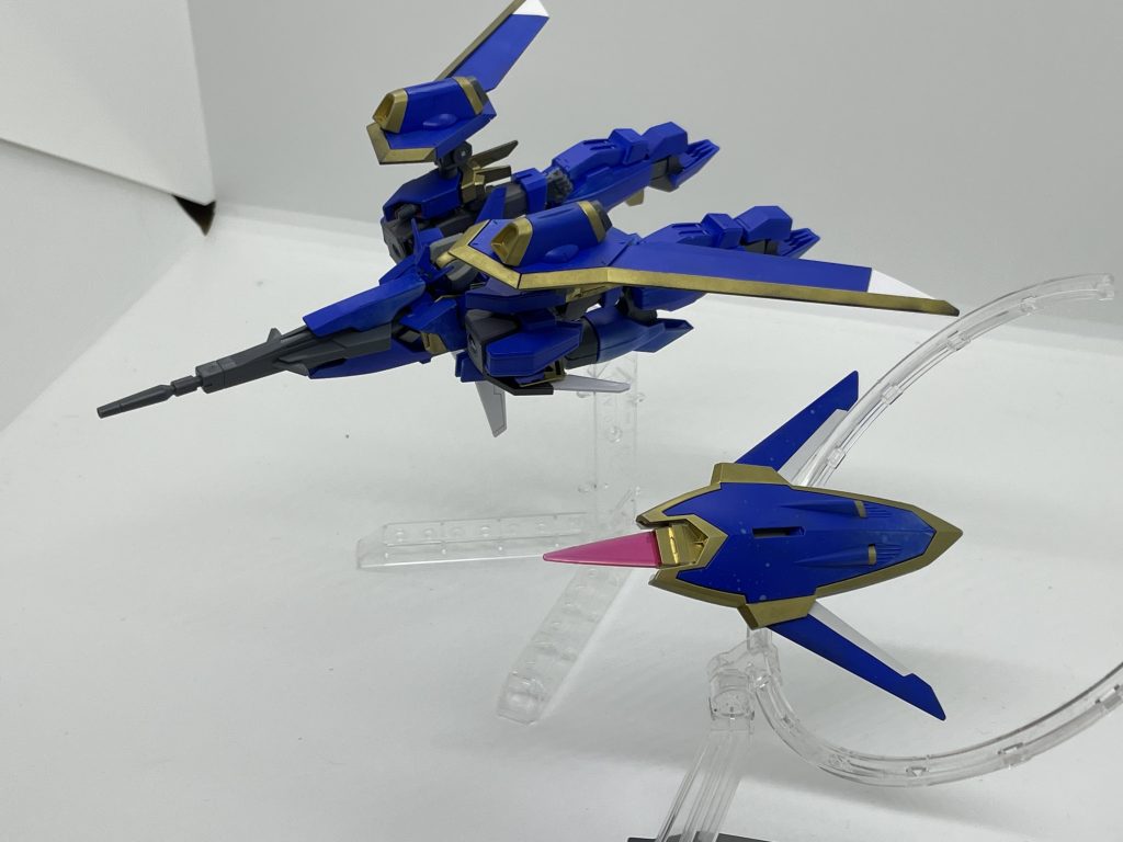 分離してからのストライダー形態。戦闘中は上手く使い分けると脅威かも。