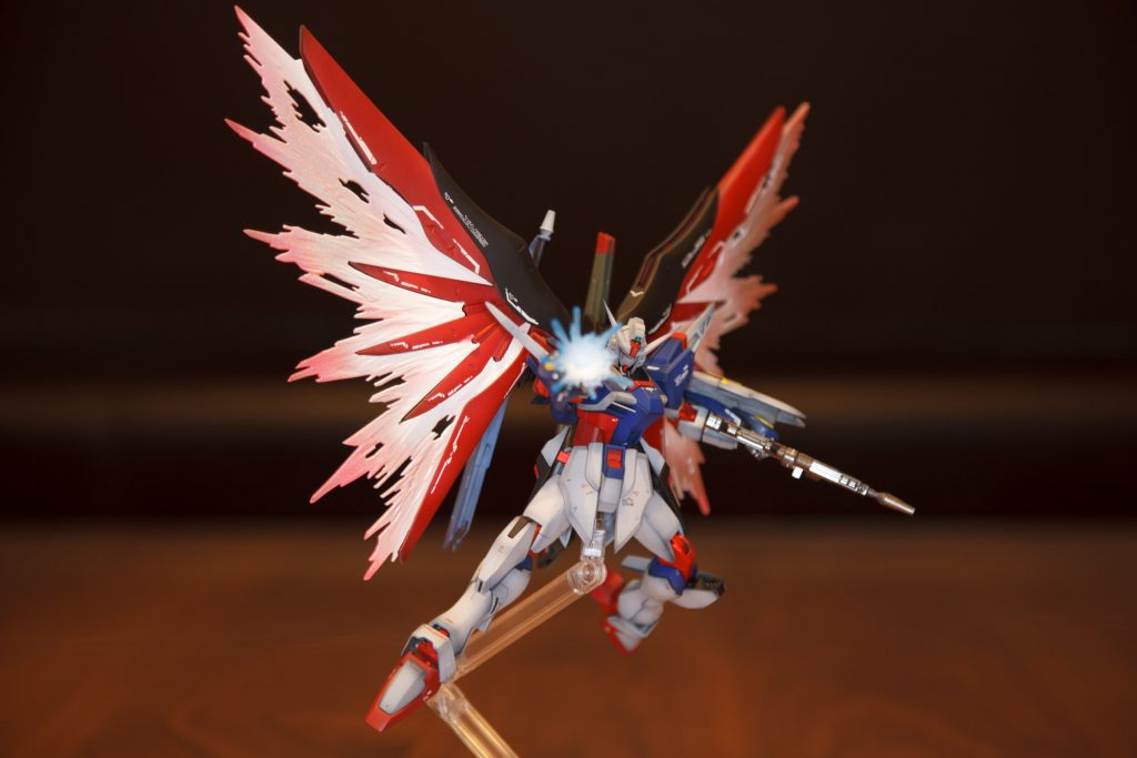 パルマフィオキーナは蛍光ブルーと中心にホワイトでグラデーションをつけています。