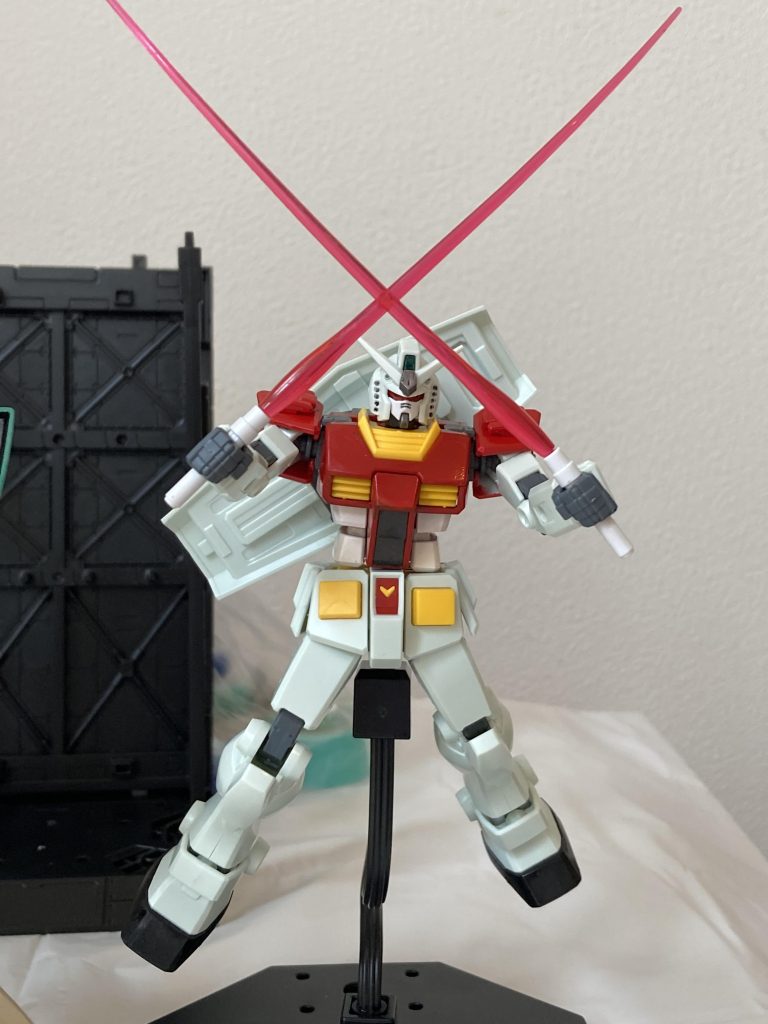 ビームライフルに出力を割いてないのでそのぶんビームサーベルの火力が高い設定です。