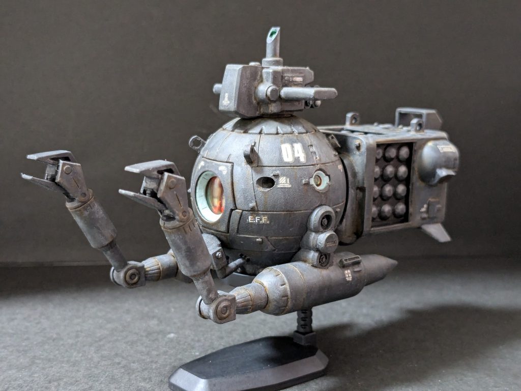 【前面】水中用ボールは公式でもいくつかバリエーションがありますが、やっぱりボールに格闘・乱戦させるのは悪手だと思いますので、隠れてせっせと機雷を敷設する用途にしてみました。魚雷は正面左右に計2門だけです。