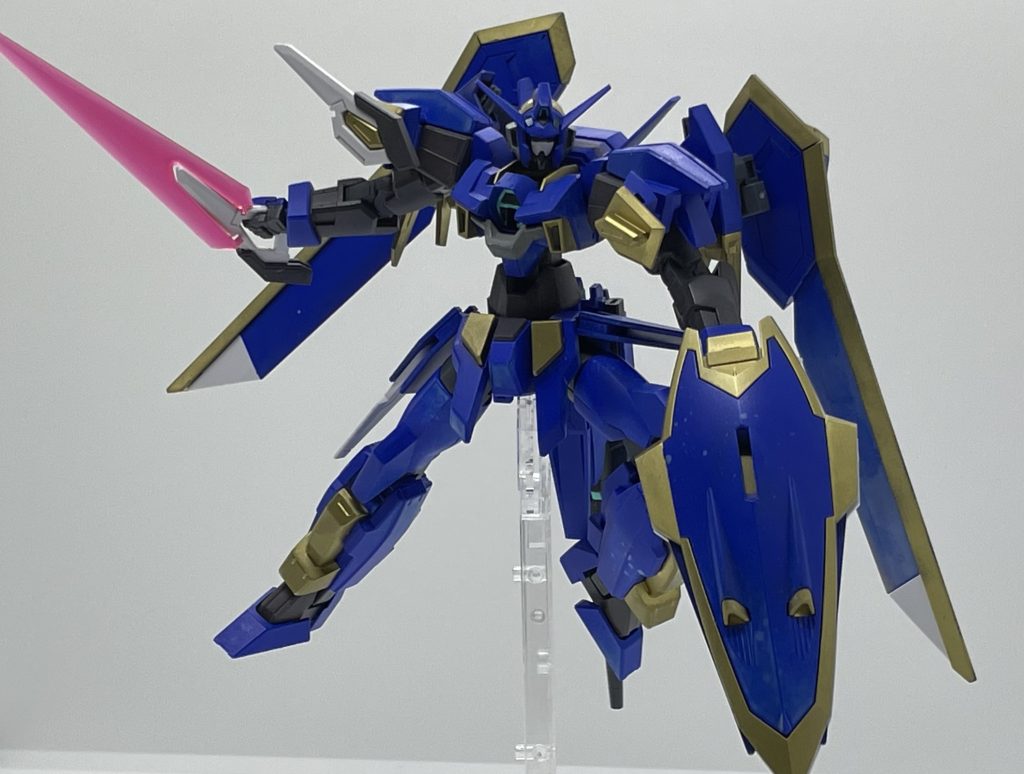 大体こんな感じです。久しぶりに可変機を作りたい!なのとイモジャで何か改造してみたい!と発売してからずっと考えてたのを夏になってから実行しました(笑)今回はつや消しで思い切り失敗しちゃいましたが、戦闘中に汚れたと割り切ります()それでは〜