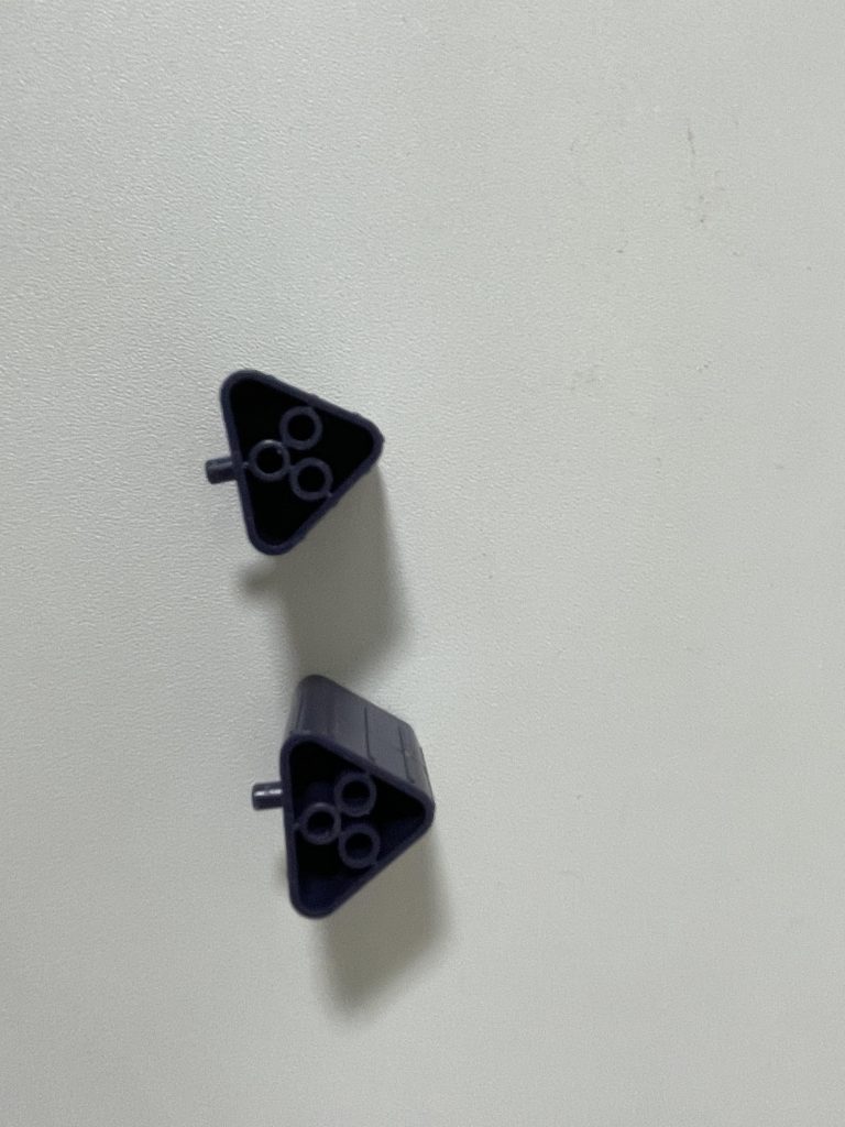 ミサイルポッドに手を加える前。うまくパテ埋め出来るか不安でしたが、なんとかなりました。