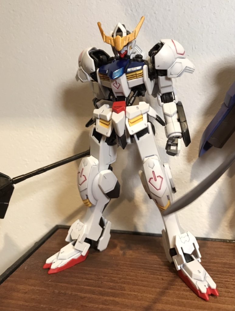 スミ入れには、リアルタッチマーカーを使用。赤い部分もリアルタッチマーカー。