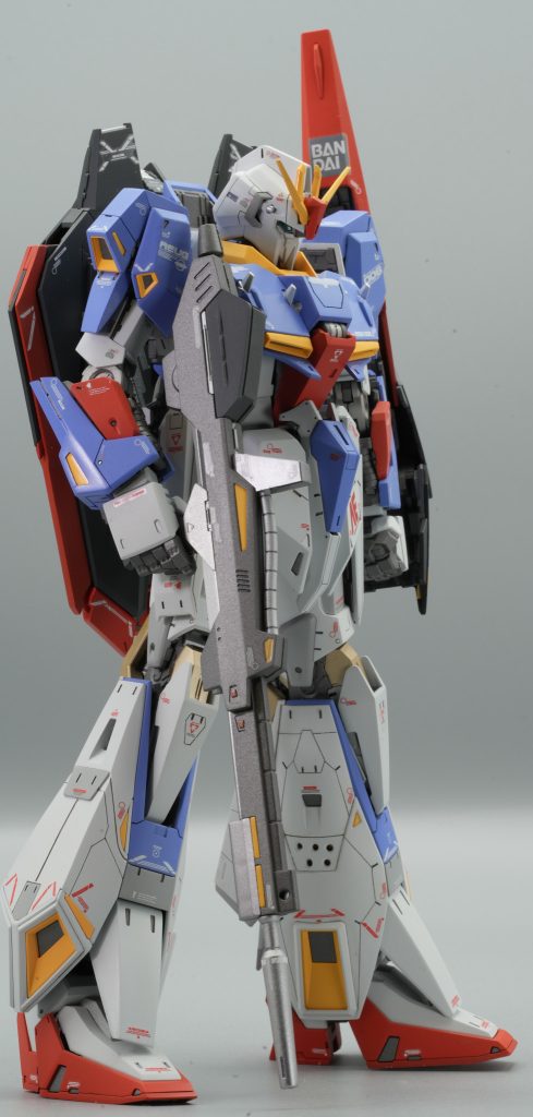 このキットですが、最初からエッジが立っており面出しも楽々でした。白塗装ですが、成形色のままでも全然良かったかもしれません。