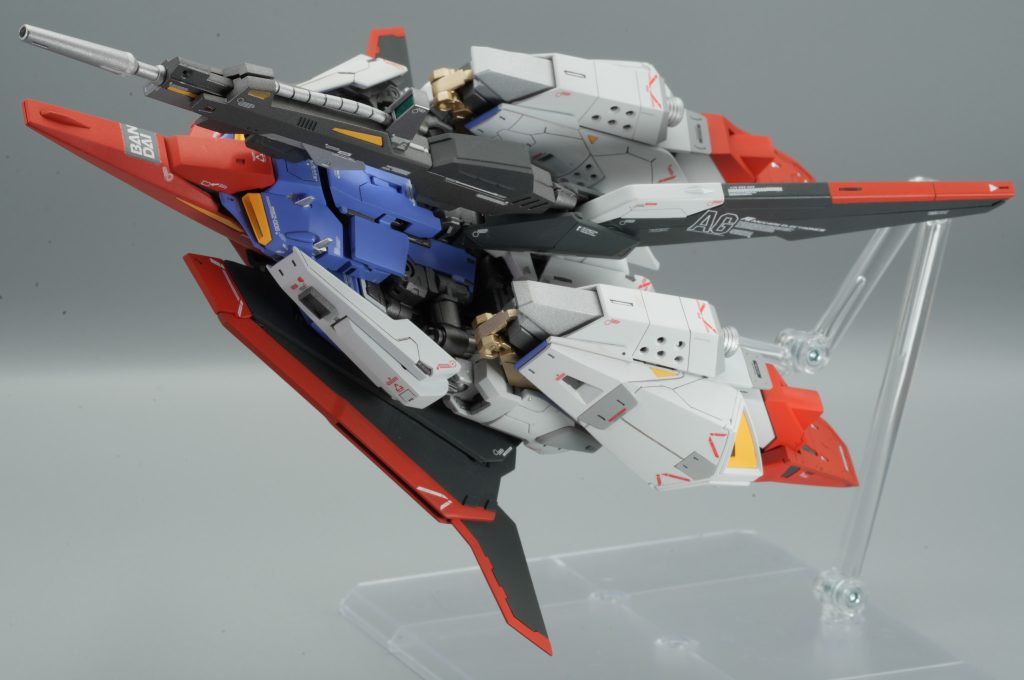 塗装ハゲ覚悟でウェーブライダーに変形させました。