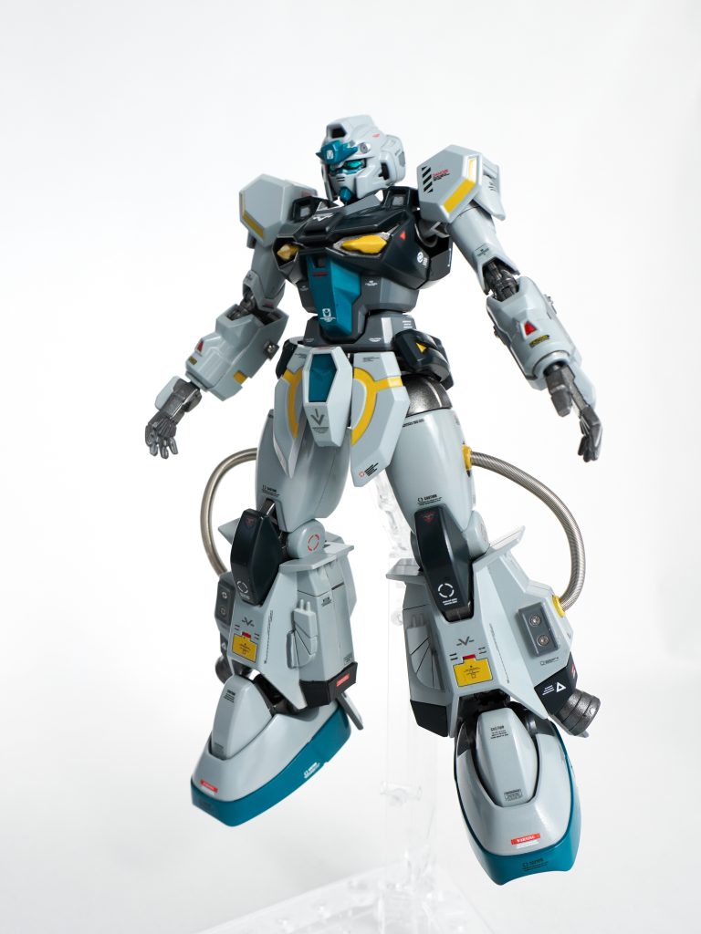 肩の増加装甲やお腹のパーツもぜんぶネオジムなので、まるっと外すことができます。身軽になった軽装タイプはこちら。 今回、最後の最後でトップコートに失敗し、吹きすぎてちょっと白化するわ、パーツを落とすわで絶望しましたが、ヤバいところは写真では写さずに笑、それっぽくなりました。ネオジム磁石初挑戦でしたが、これは便利ですね~。可能性を感じます……