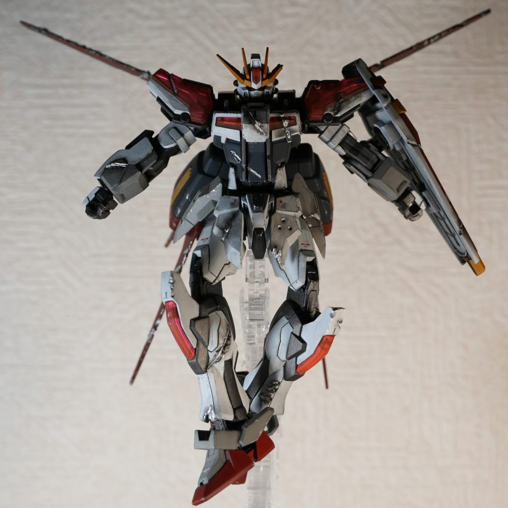 今回の作品の好きなポイントはアンテナが片方だけ折れた表現が地味にお気に入り!エントリーグレードなのに素体のクオリティがとても高すぎた!!