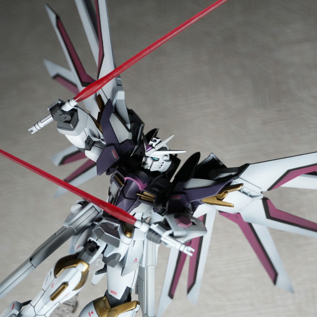 初フィニッシャーズの青金を使用しましたが、この金いいですよー！明るくなくて、落ち着いた色に仕上がります！関節部はメカサフ スーパーヘヴィ を使用！これ一本で仕上がるので楽でいいですね！