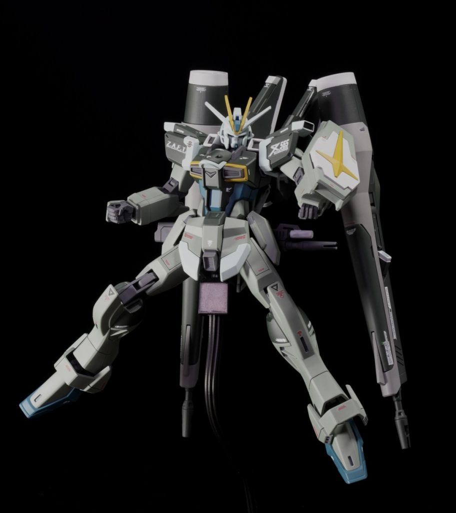 シールド装備してる写真はこれのみカラーリングは原作とは違い、本体に合わせることで一体感を出せたかと思います！（本当は何も考えずに塗って、完成後に設定とカラーリングが異なることに気が付きましたｗ）