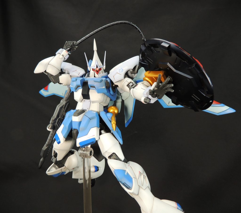 MA-M767E スレイヤーウィップを右手に構えさせたところ。左手の開き手は、次元ビルドナックルズ「角」を使用。