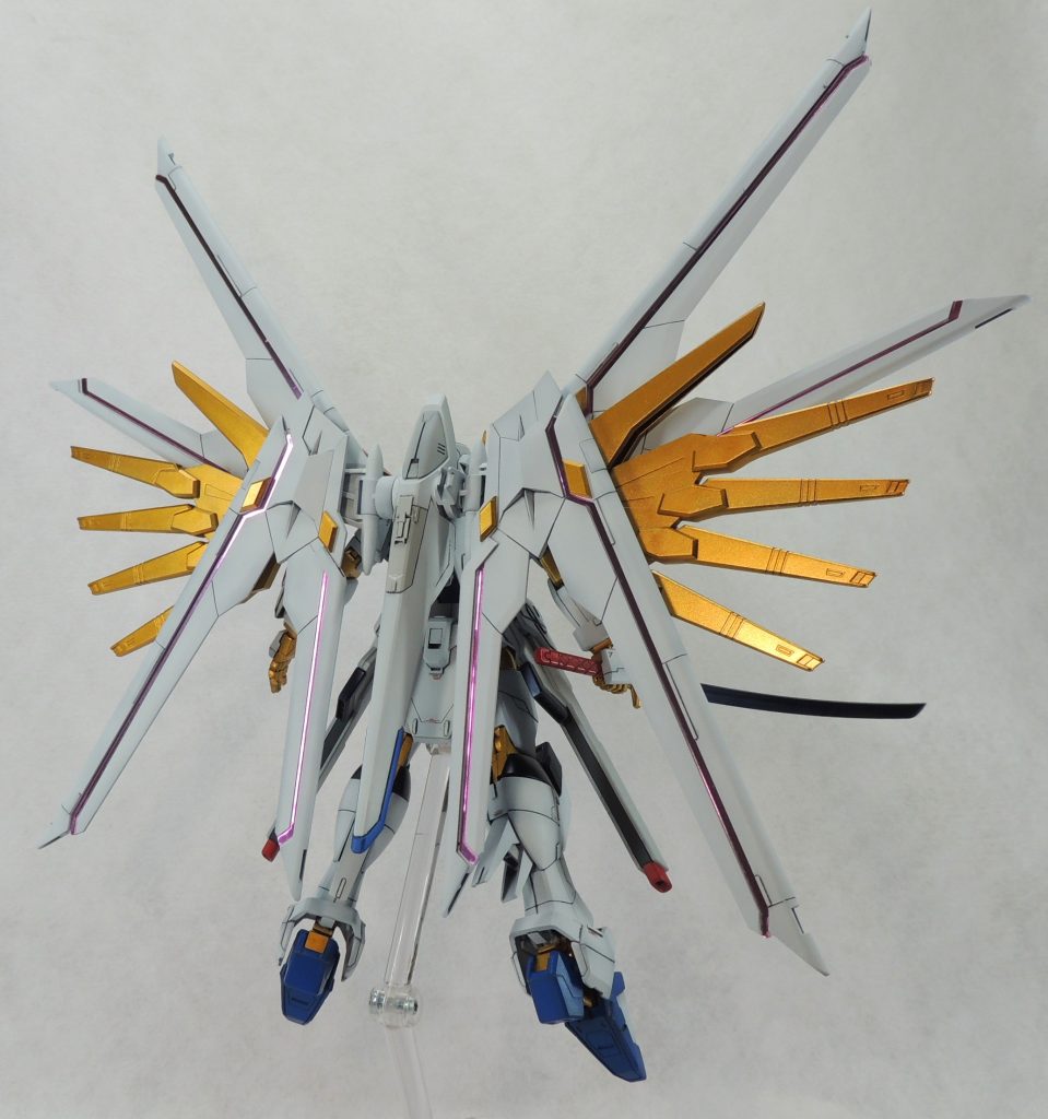 MDE262S プラウドディフェンダーを装備・展開した状態でディスプレイ。